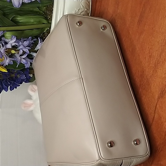 Coach Signature Satchel Long Strap - Picture 9 of 16